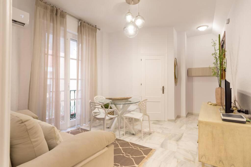 Tgh/ Malaga Centro Carreteria Apartment Exterior photo